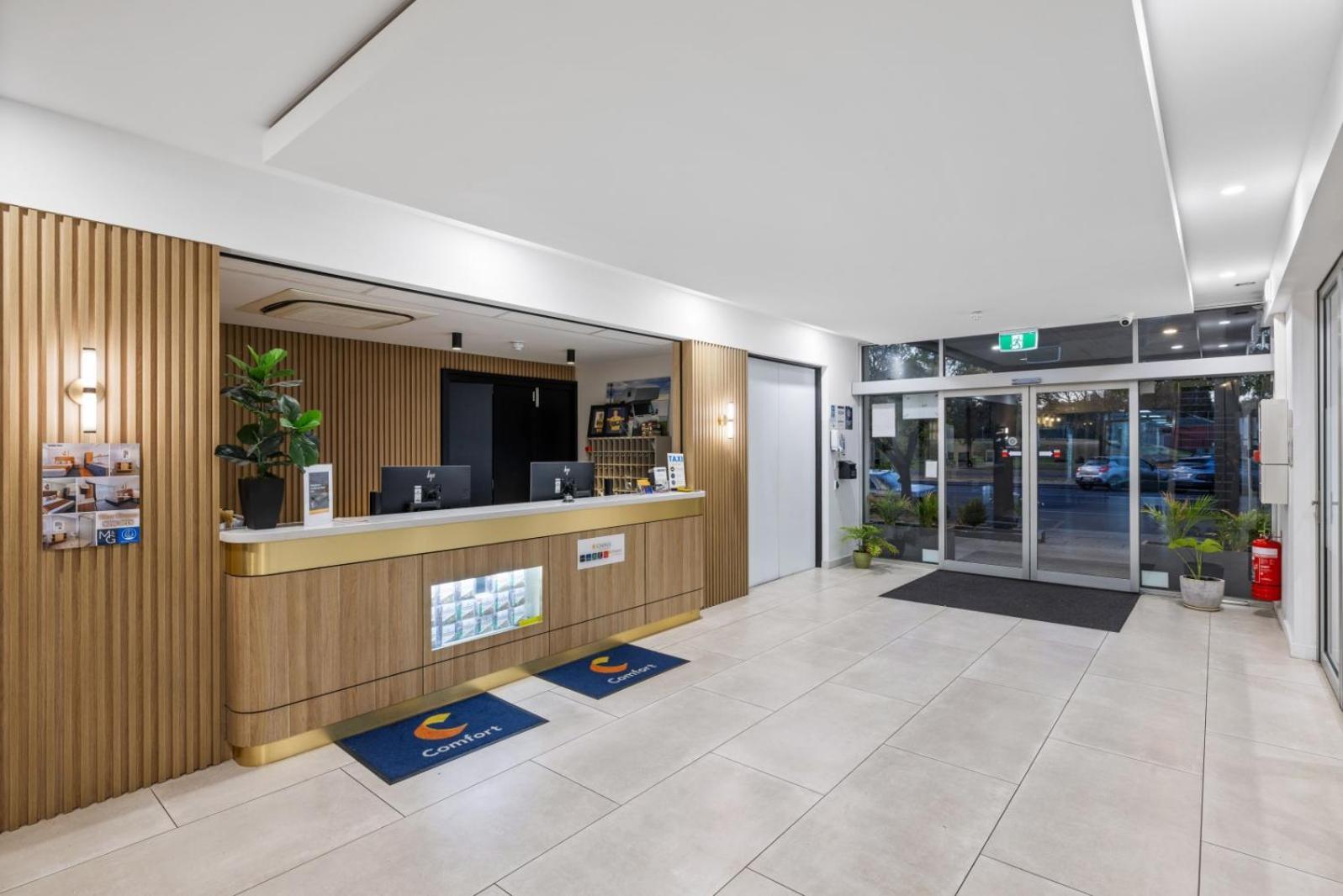 Comfort Inn Regal Park Аделаида Экстерьер фото