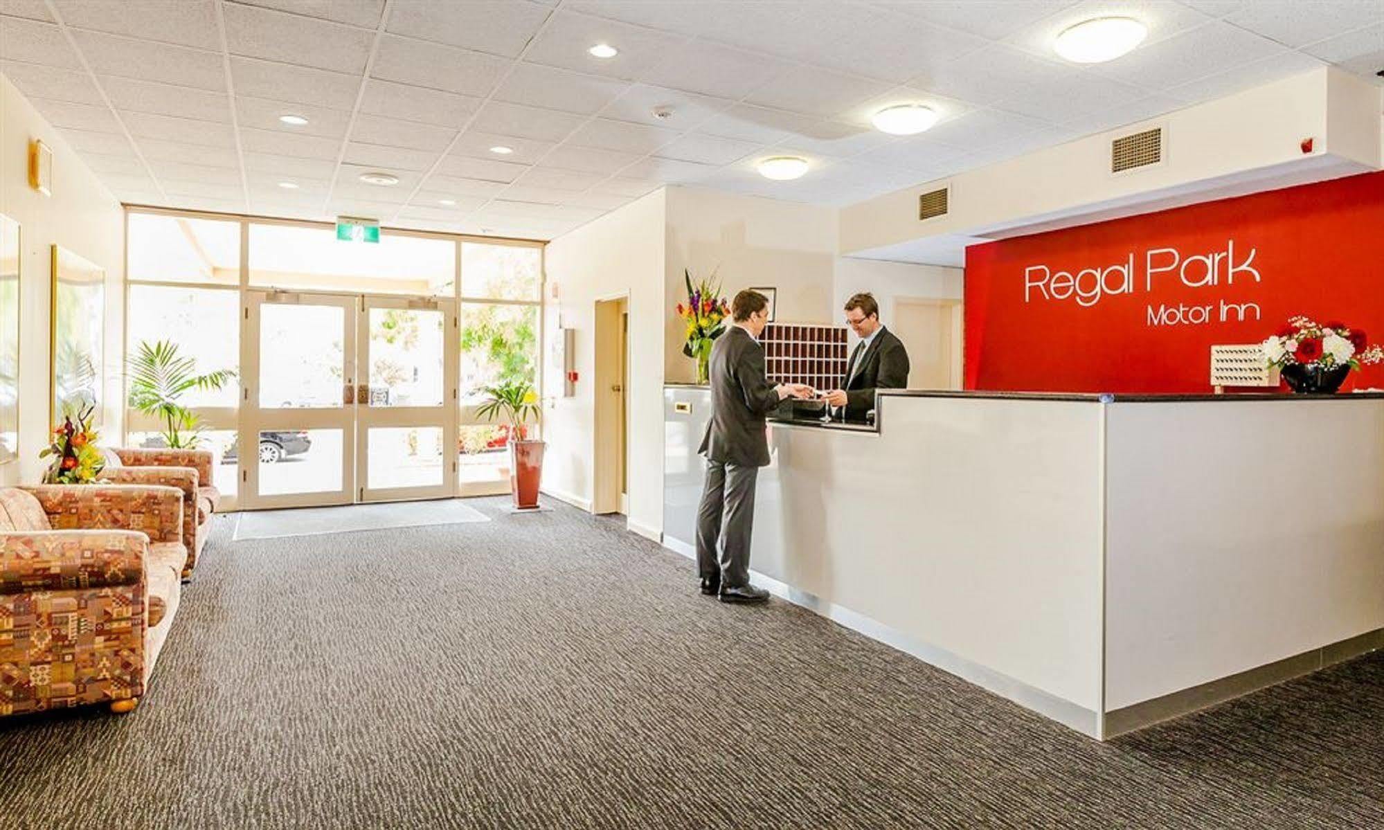 Comfort Inn Regal Park Аделаида Экстерьер фото